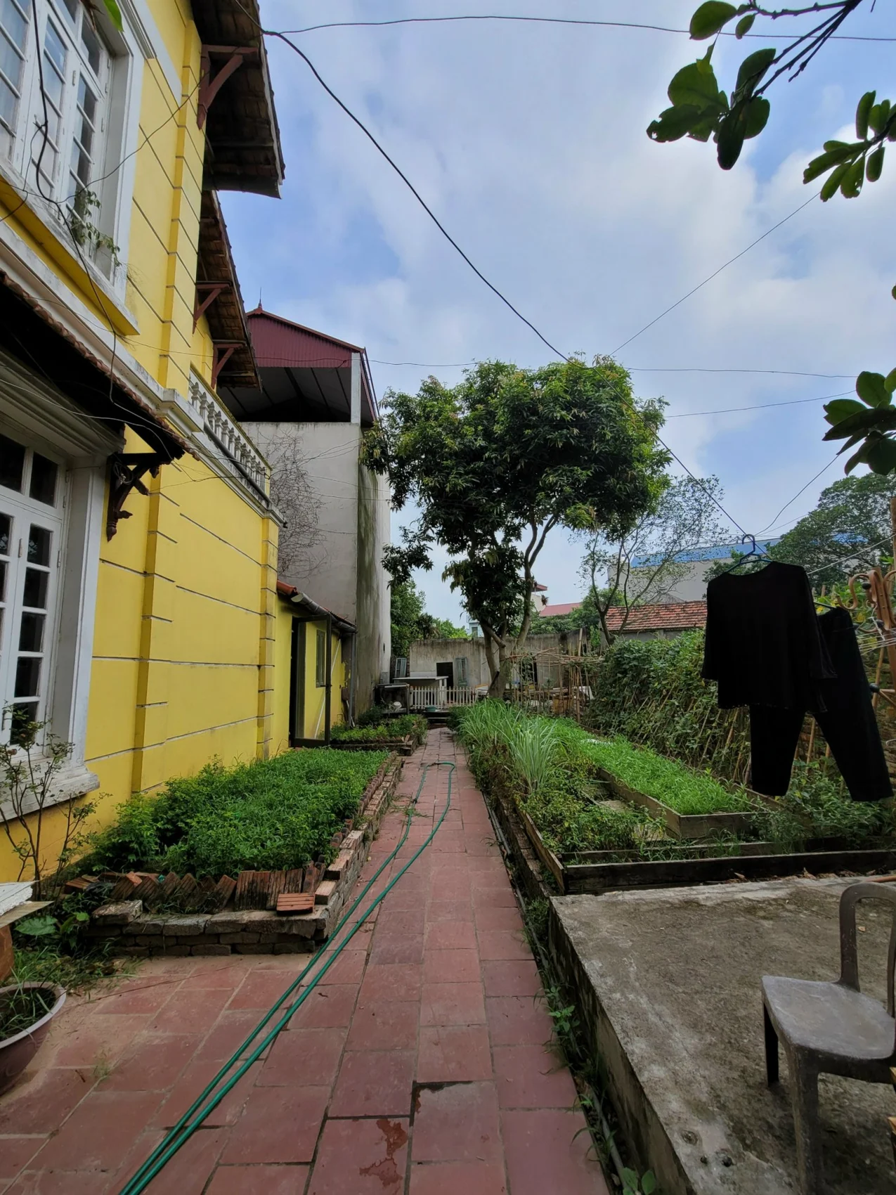 Hông nhà trước cải tạo, hướng thứ hai